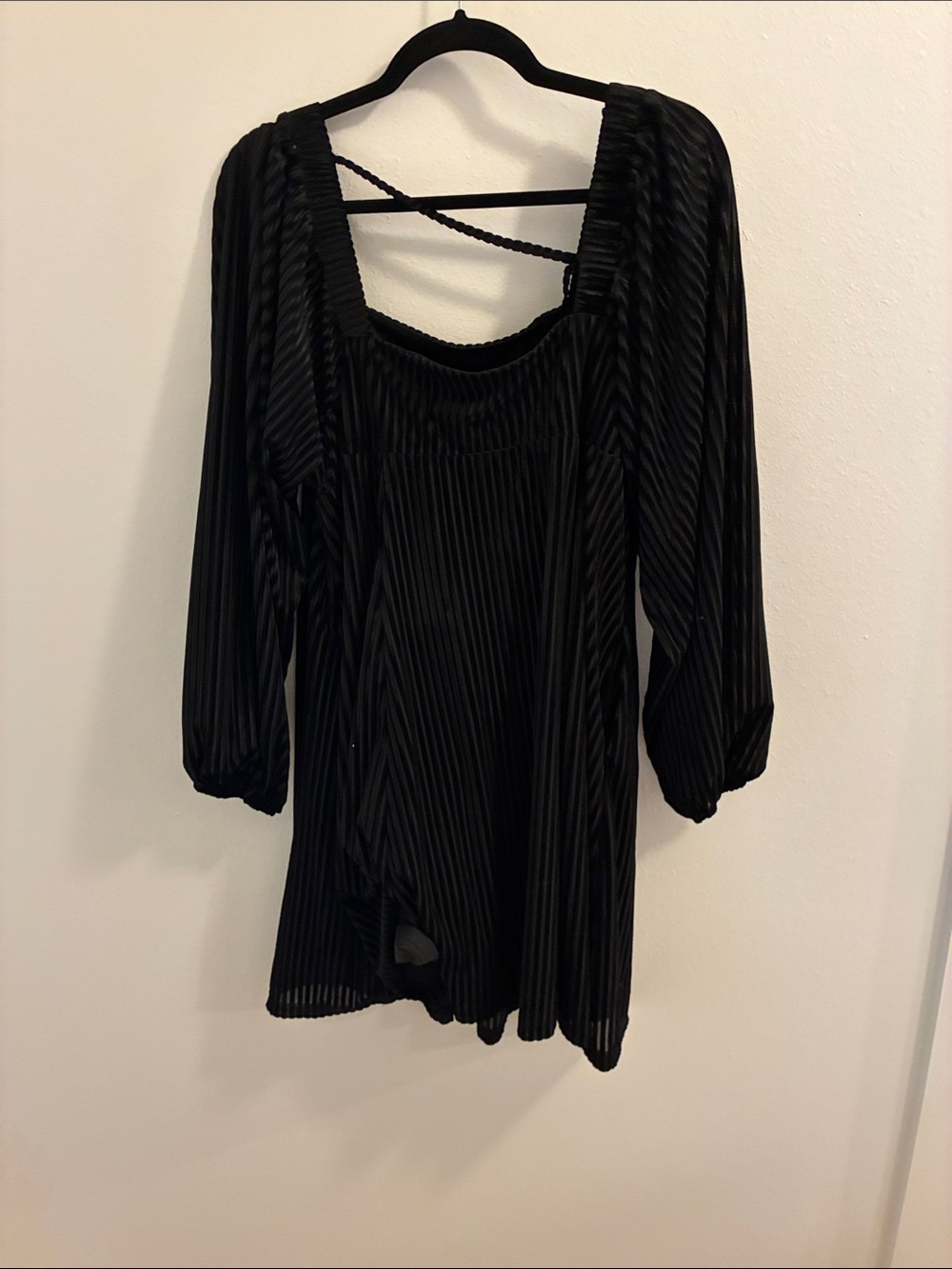 Black Pleated Square-Neck Women's Velvet Mini Dress